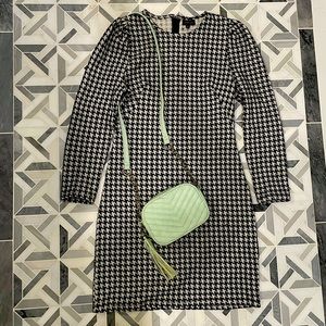 Size S Who What Wear houndstooth dress
